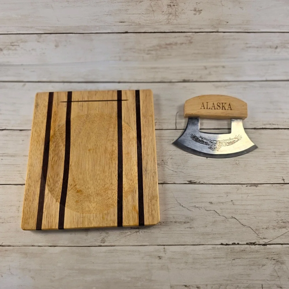 Alaska Ulu Knife and Striped Wood Cutting Board Set Eagle‎ Etched Blade Souvenir